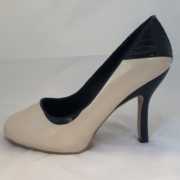 Auri Italian Leather Size 41 Nude Black Patent Leather Heels - Picture 6 of 8